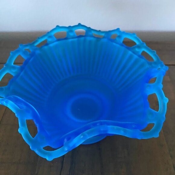 Vintage Westmorland Blue Satin Glass Ruffled Edge Bowl - Picture 4 of 7